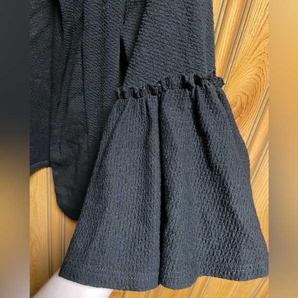 Green Envelope Flutter Sleeve Cardigan - Picture 4 of 4